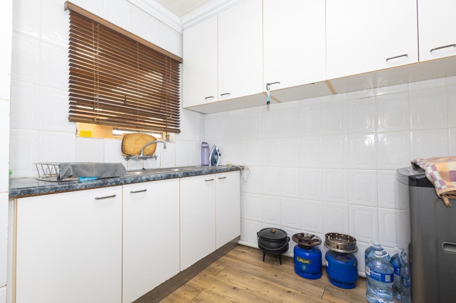 4 Bedroom Property for Sale in Windsor Park Western Cape